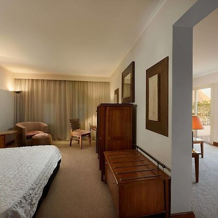 Giza Le Meridien Pyramids Hotel & Spa מראה חיצוני תמונה
