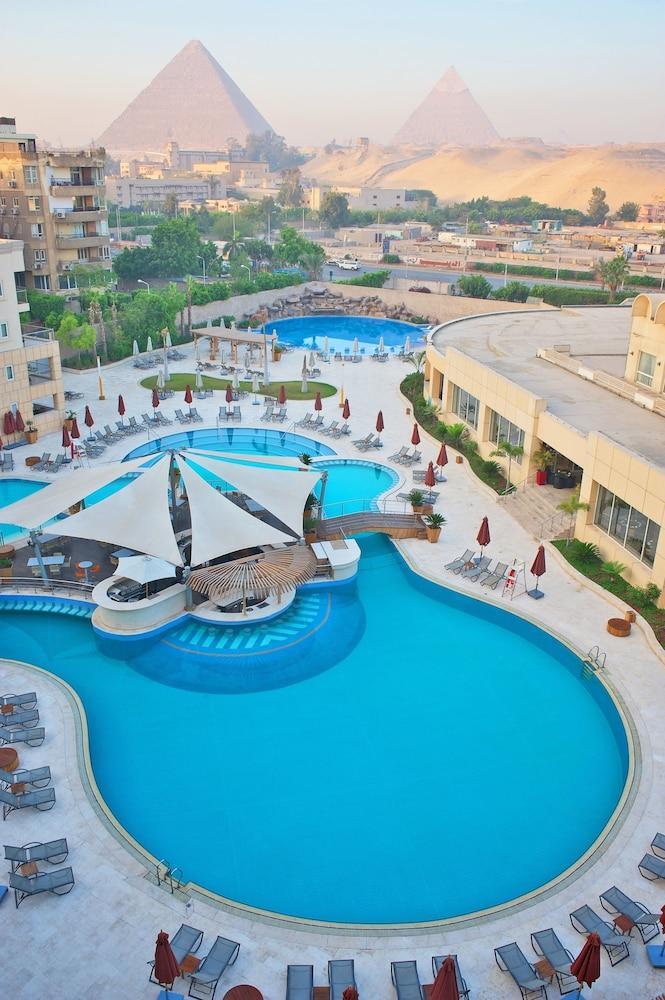 Giza Le Meridien Pyramids Hotel & Spa מראה חיצוני תמונה